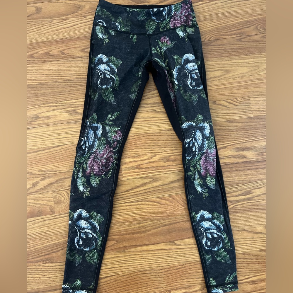 Lululemon floral wunder under